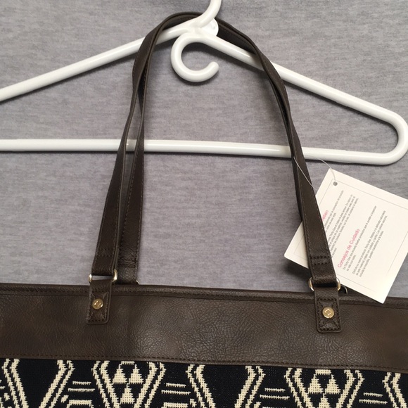 THIRTY-ONE NWT Aztec Tribal Southwest Tapestry Style Reversible Travel Bag - Picture 2 of 15